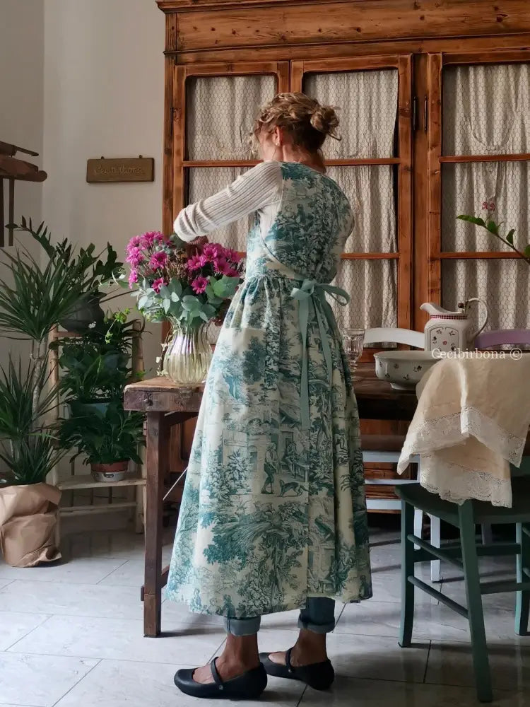 Grembiule in toile de Jouy carta da zucchero con lacci in gros grain (Ref. 333) grembiule donna tessuti moderni