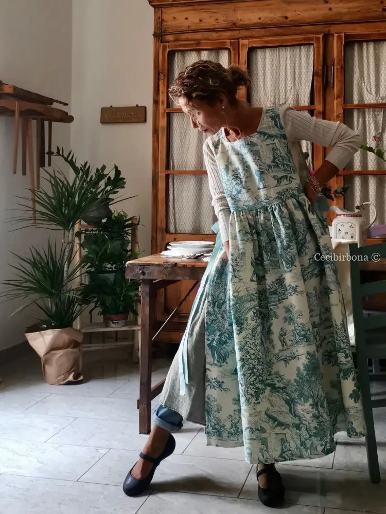 Grembiule in toile de Jouy carta da zucchero con lacci in gros grain (Ref. 333) grembiule donna tessuti moderni