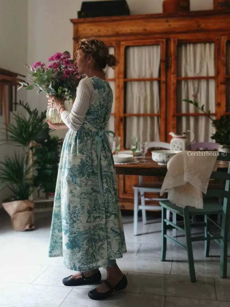 Grembiule in toile de Jouy carta da zucchero con lacci in gros grain (Ref. 333) grembiule donna tessuti moderni