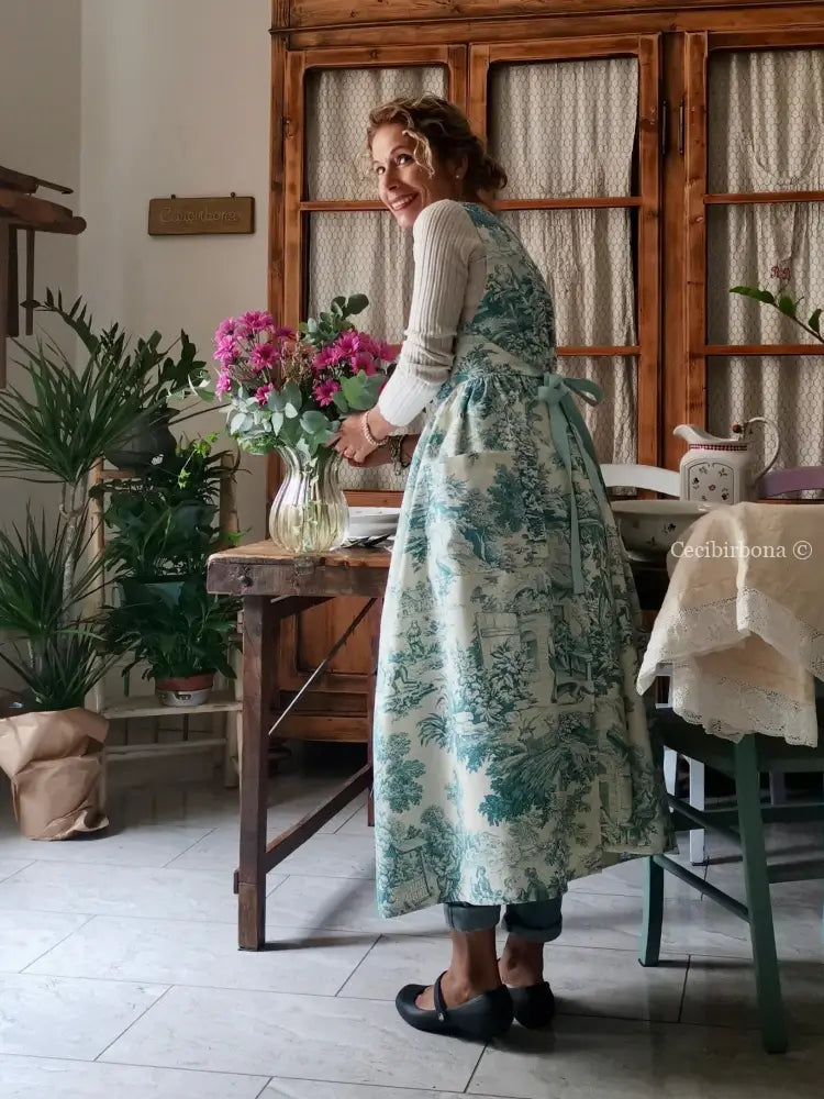 Grembiule in toile de Jouy carta da zucchero con lacci in gros grain (Ref. 333) grembiule donna tessuti moderni