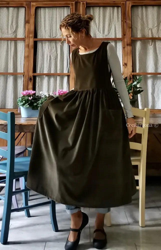 Grembiule in velluto millerighe verde muschio (Ref. 61) grembiule donna tessuti moderni