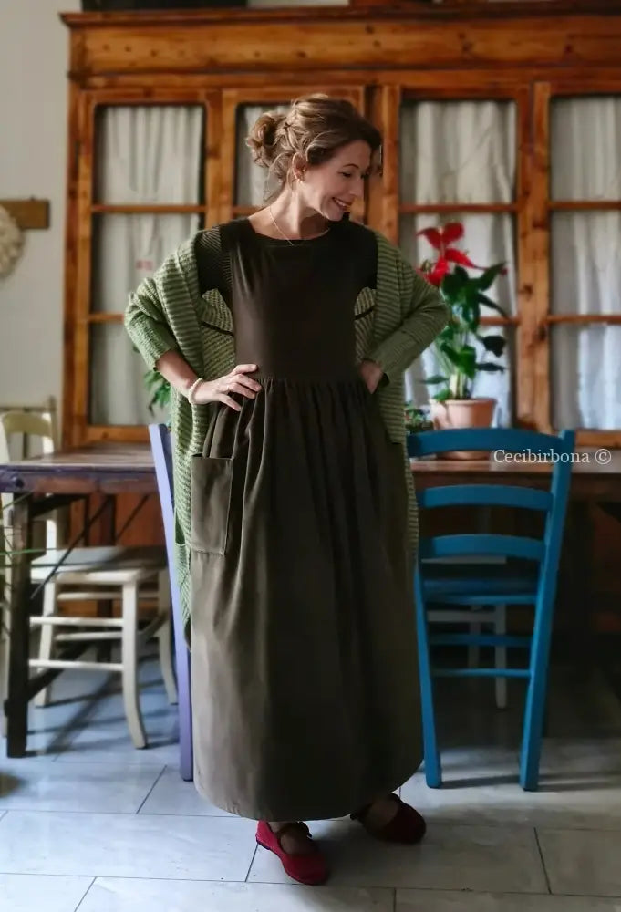 Grembiule in velluto millerighe verde muschio (Ref. 61) grembiule donna tessuti moderni