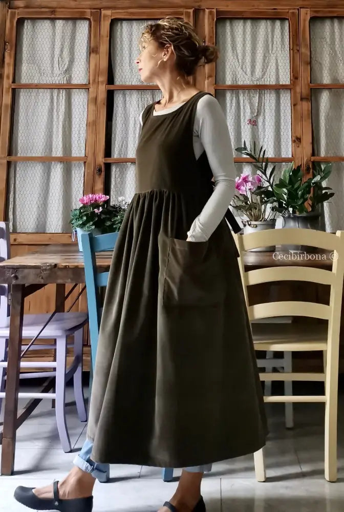 Grembiule in velluto millerighe verde muschio (Ref. 61) grembiule donna tessuti moderni