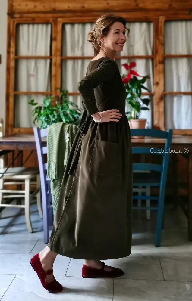 Grembiule in velluto millerighe verde muschio (Ref. 61) grembiule donna tessuti moderni