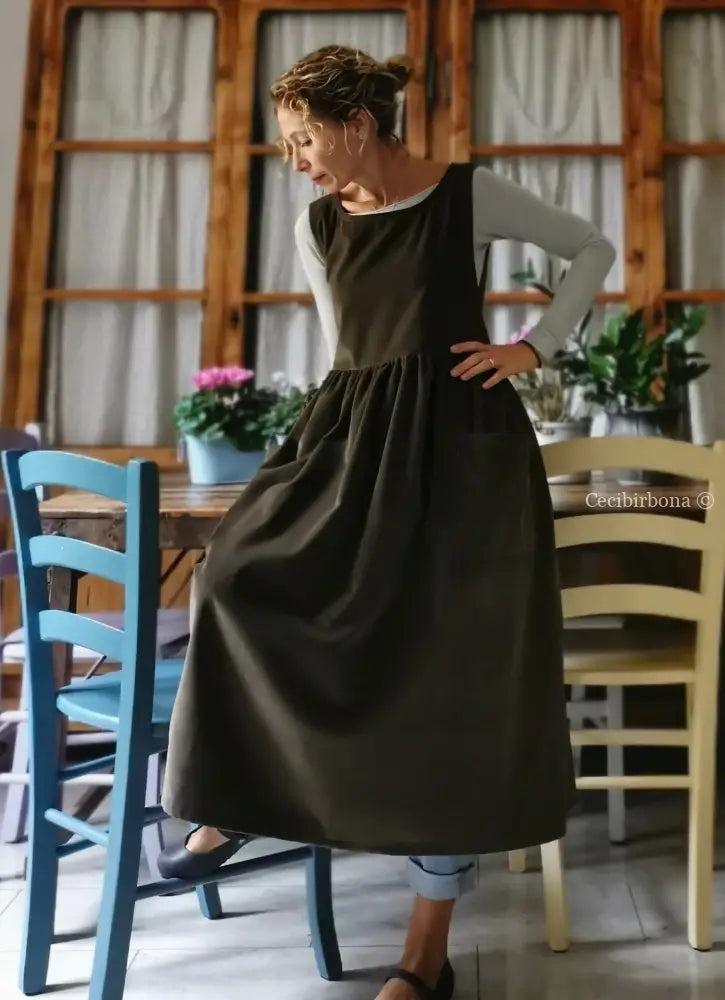 Grembiule in velluto millerighe verde muschio (Ref. 61) grembiule donna tessuti moderni