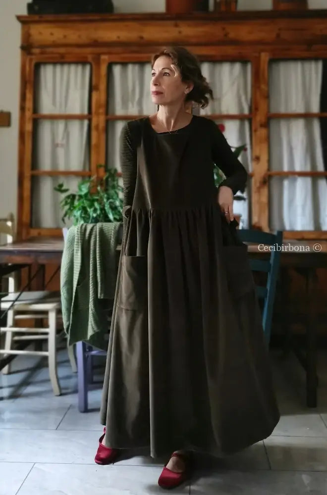 Grembiule in velluto millerighe verde muschio (Ref. 61) grembiule donna tessuti moderni