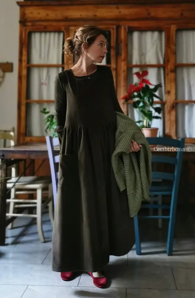 Grembiule in velluto millerighe verde muschio (Ref. 61) grembiule donna tessuti moderni