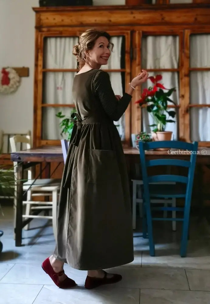 Grembiule in velluto millerighe verde muschio (Ref. 61) grembiule donna tessuti moderni