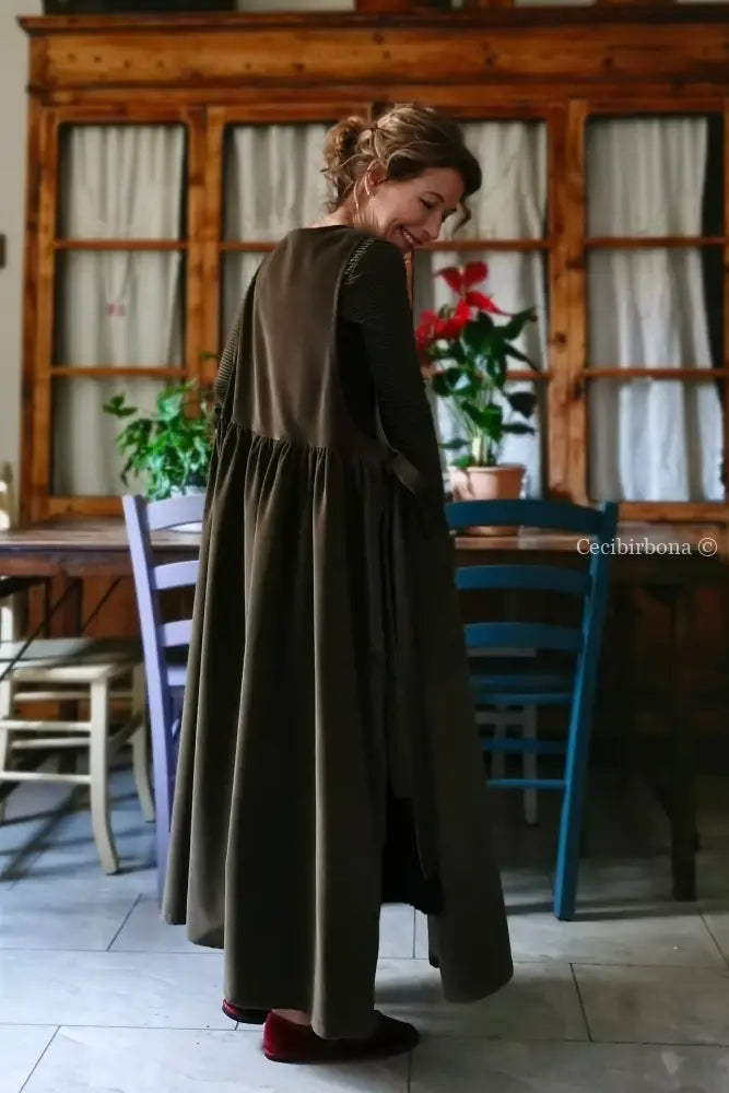 Grembiule in velluto millerighe verde muschio (Ref. 61) grembiule donna tessuti moderni