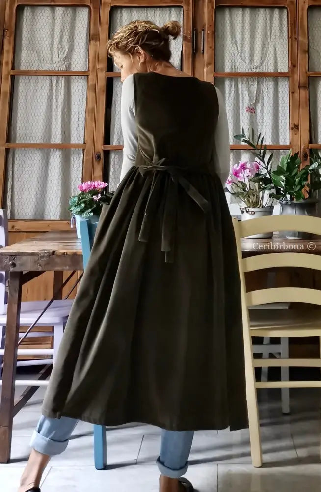 Grembiule in velluto millerighe verde muschio (Ref. 61) grembiule donna tessuti moderni