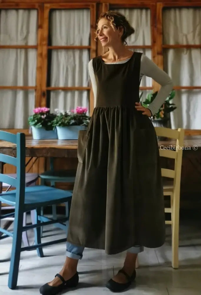 Grembiule in velluto millerighe verde muschio (Ref. 61) grembiule donna tessuti moderni