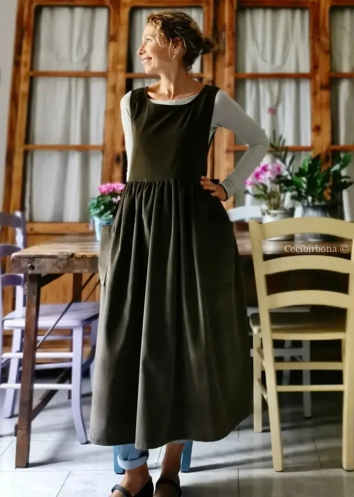 Grembiule in velluto millerighe verde muschio (Ref. 61) grembiule donna tessuti moderni