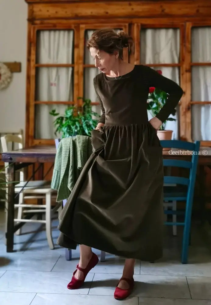 Grembiule in velluto millerighe verde muschio (Ref. 61) grembiule donna tessuti moderni