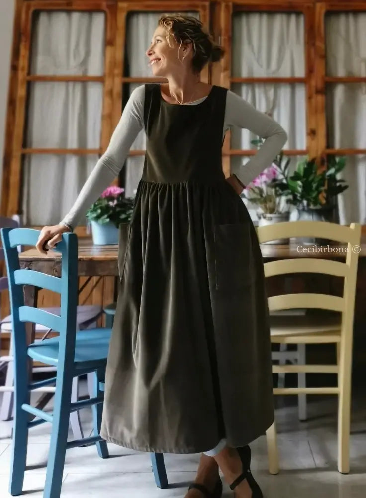 Grembiule in velluto millerighe verde muschio (Ref. 61) grembiule donna tessuti moderni