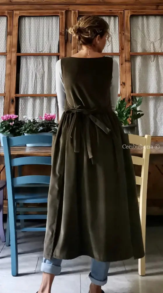 Grembiule in velluto millerighe verde muschio (Ref. 61) grembiule donna tessuti moderni