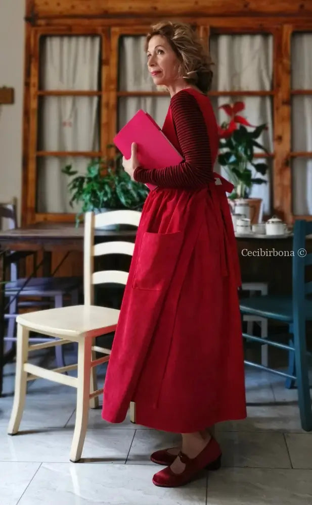 Grembiule in velluto rosso ciliegia (Ref. 460) grembiule donna tessuti moderni