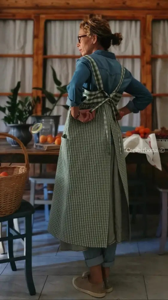 Grembiule lungo con bretelle a quadri verdi (Ref. 39) grembiule donna tessuti moderni