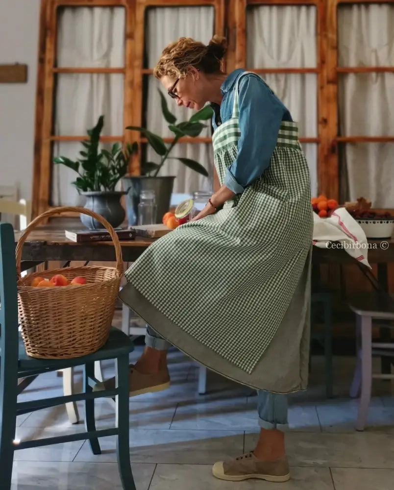 Grembiule lungo con bretelle a quadri verdi (Ref. 39) grembiule donna tessuti moderni