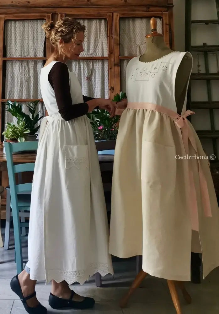 Grembiule lungo da cucina con balza ad uncinetto (Ref. 57) grembiule donna tessuti antichi