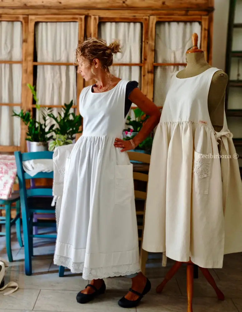 Grembiule lungo da cucina con pizzo e monogramma NCA (Ref. 201) grembiule donna tessuti antichi