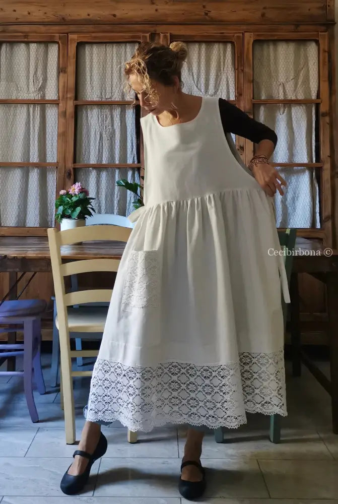 Grembiule lungo da cucina con pizzo (Ref. 132) grembiule donna tessuti antichi