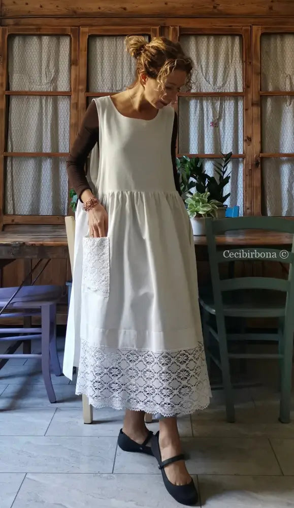 Grembiule lungo da cucina con pizzo (Ref. 132) grembiule donna tessuti antichi