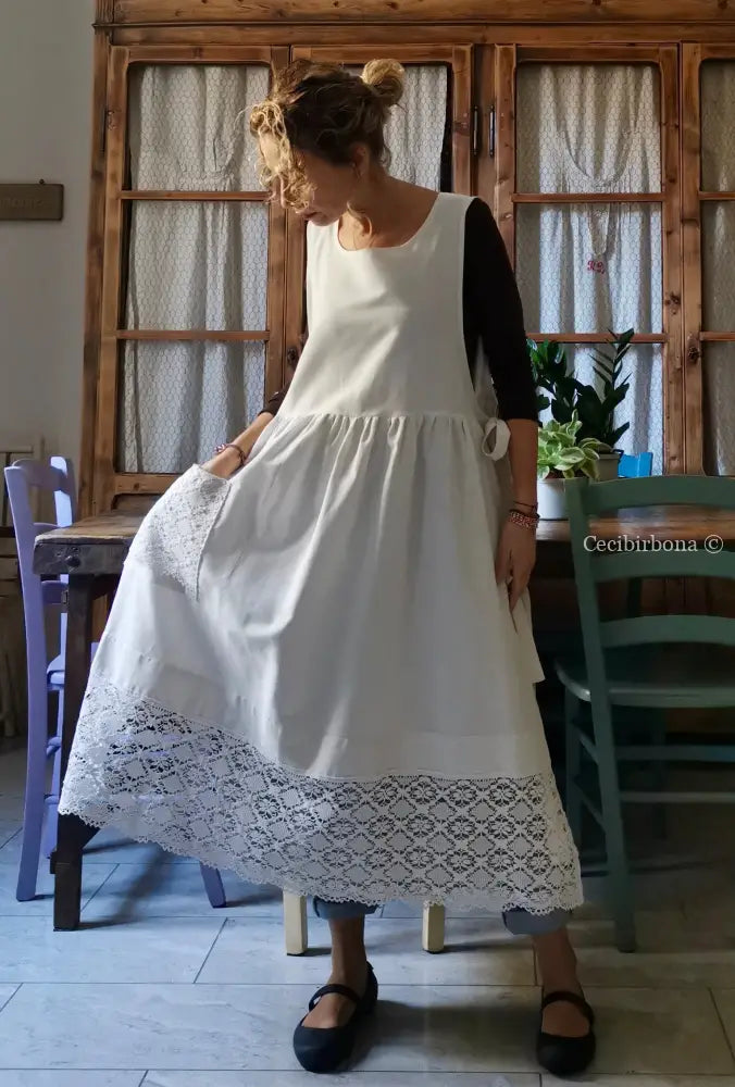 Grembiule lungo da cucina con pizzo (Ref. 132) grembiule donna tessuti antichi
