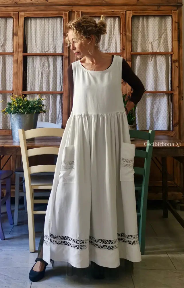 Grembiule lungo in lino antico con tramezzo di pizzo (Ref. 143) grembiule donna tessuti antichi