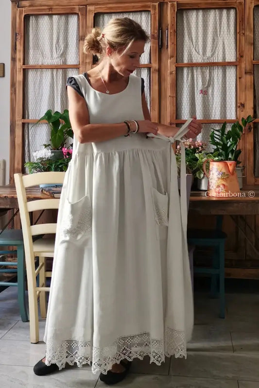 Grembiule lungo in lino con balza all’uncinetto (Ref. 185) grembiule donna tessuti antichi