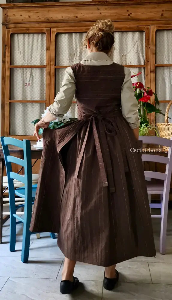 Grembiule marrone scuro rigato (Ref. 494) grembiule donna tessuti moderni