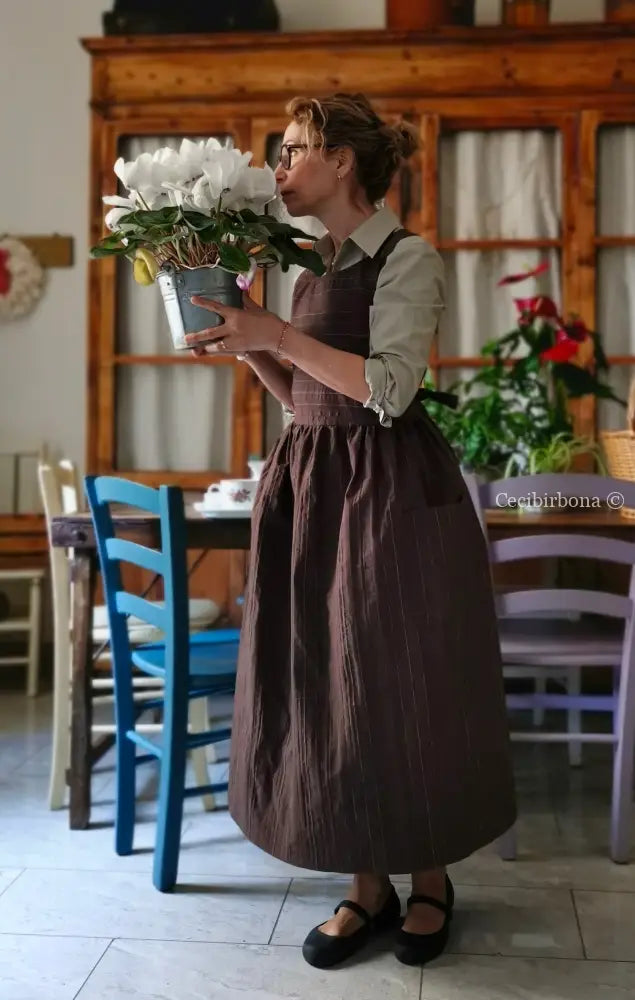 Grembiule marrone scuro rigato (Ref. 494) grembiule donna tessuti moderni