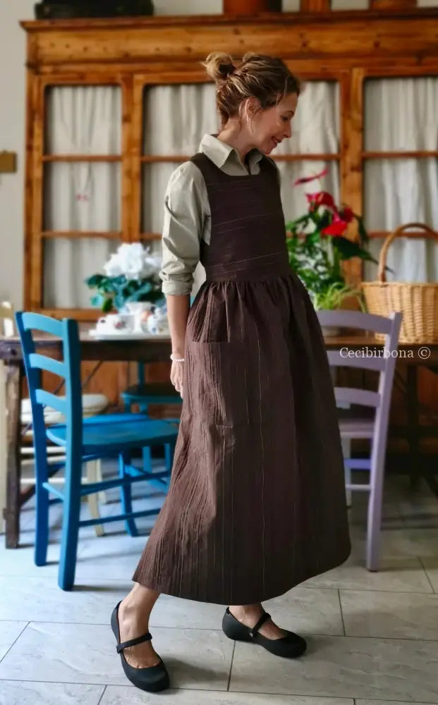 Grembiule marrone scuro rigato (Ref. 494) grembiule donna tessuti moderni