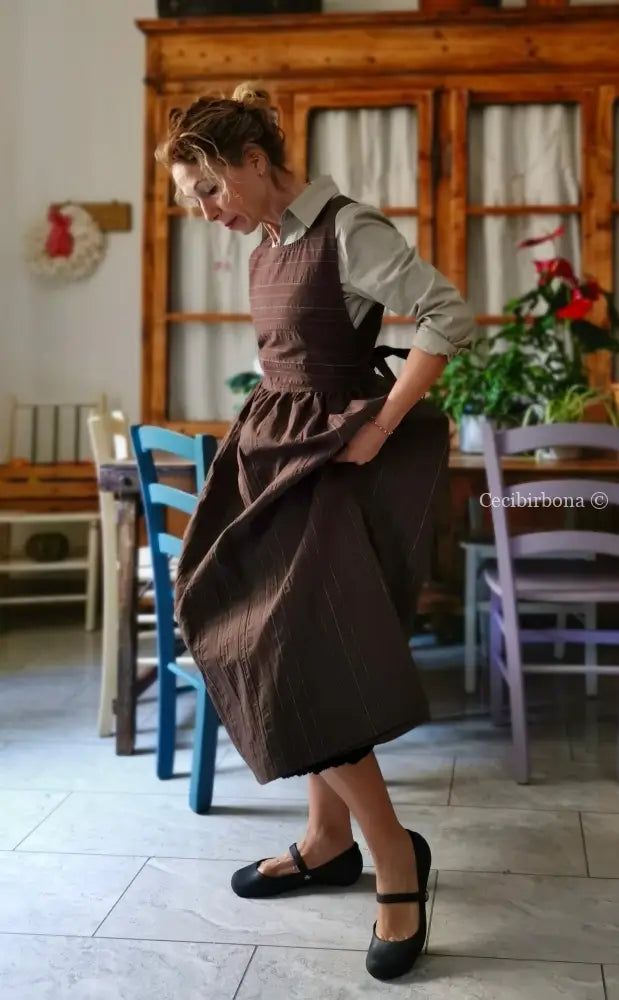 Grembiule marrone scuro rigato (Ref. 494) grembiule donna tessuti moderni