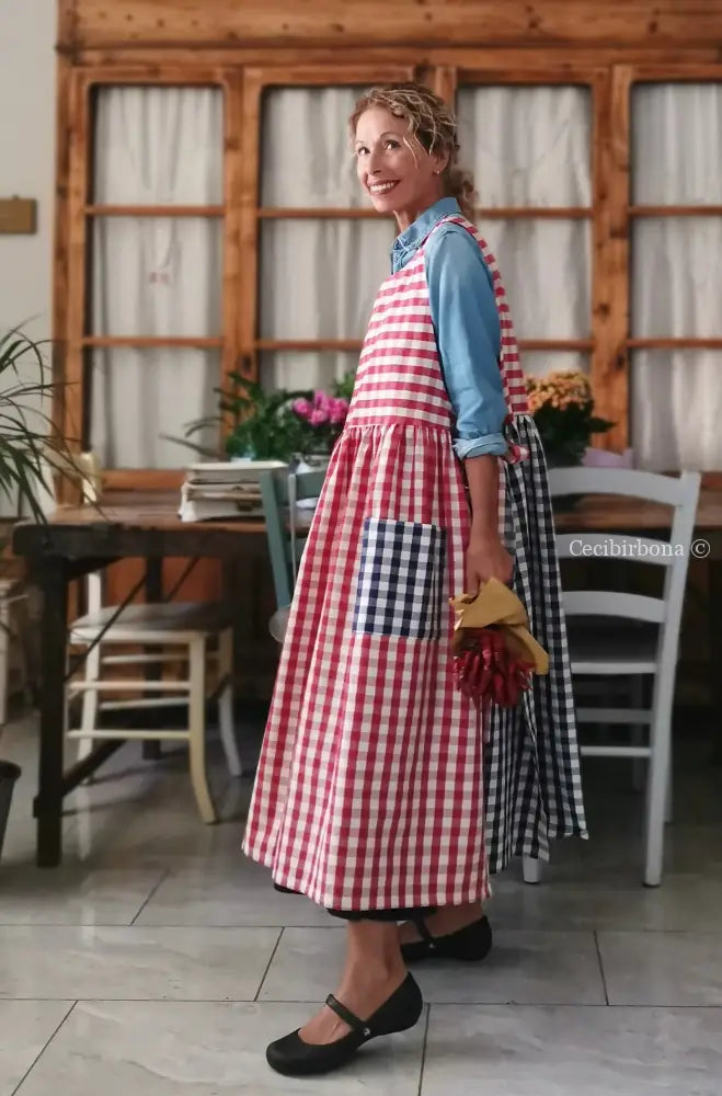 Grembiule patchwork a quadri blu e rossi (Ref. 430) grembiule donna tessuti moderni