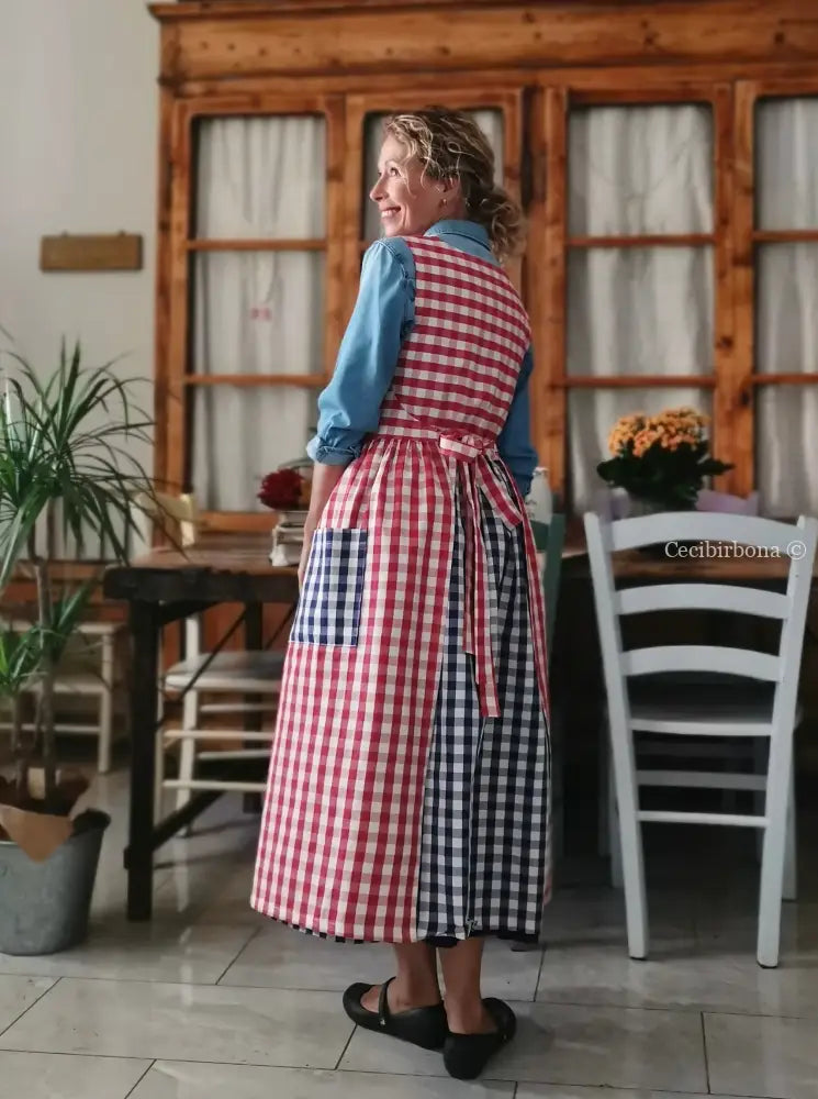 Grembiule patchwork a quadri blu e rossi (Ref. 430) grembiule donna tessuti moderni