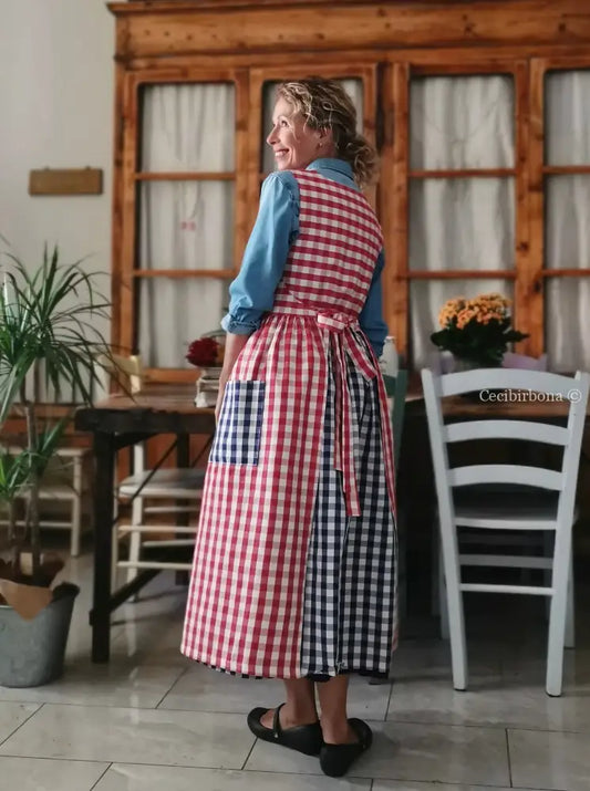 Grembiule patchwork a quadri blu e rossi (Ref. 430) grembiule donna tessuti moderni