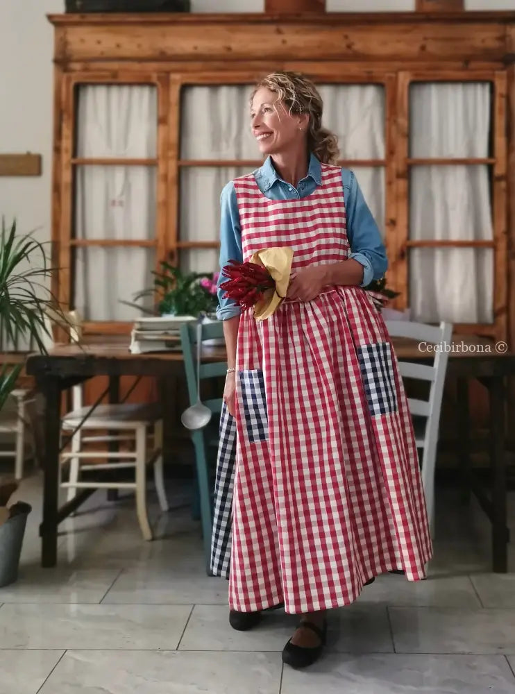 Grembiule patchwork a quadri blu e rossi (Ref. 430) grembiule donna tessuti moderni