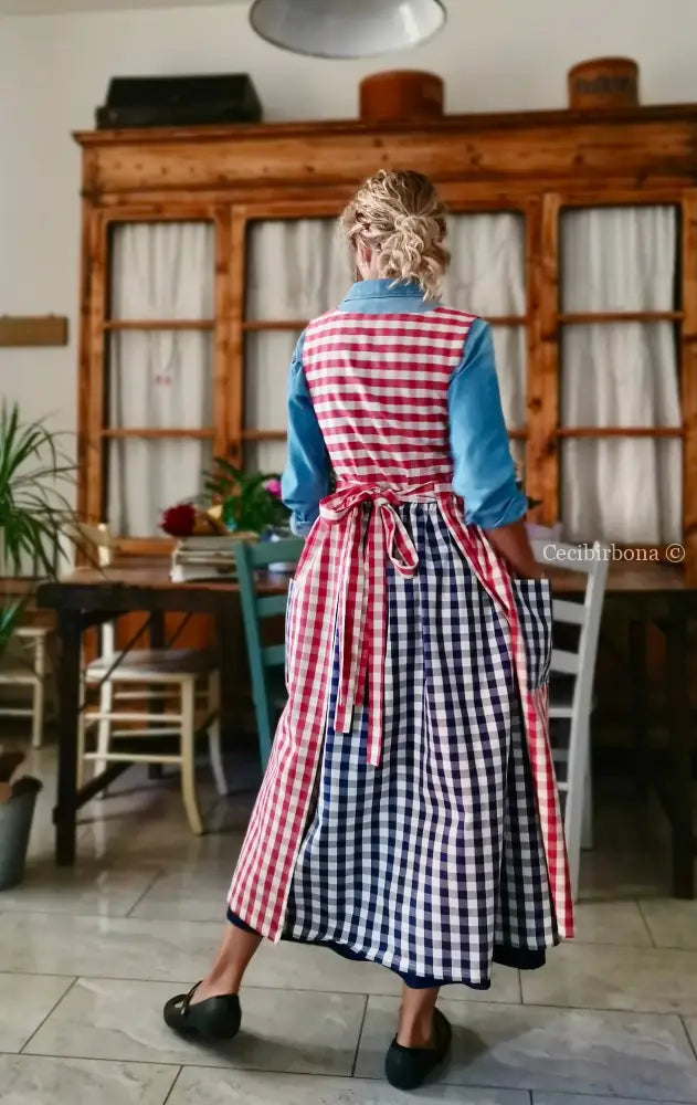 Grembiule patchwork a quadri blu e rossi (Ref. 430) grembiule donna tessuti moderni