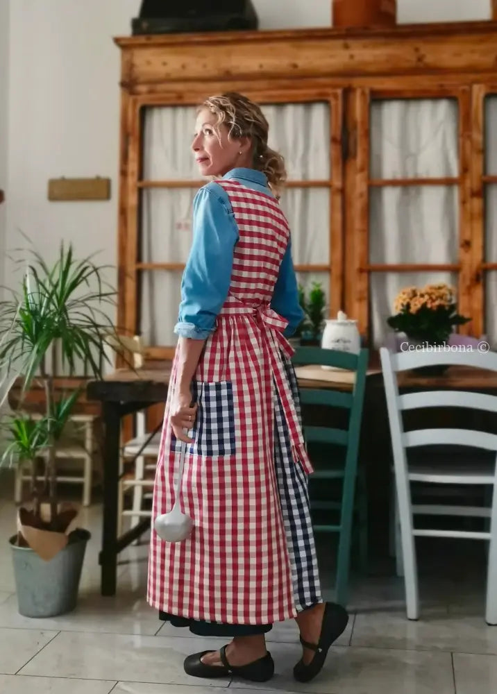 Grembiule patchwork a quadri blu e rossi (Ref. 430) grembiule donna tessuti moderni