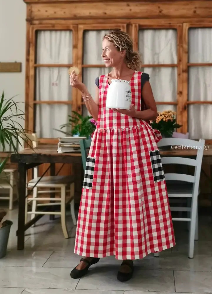 Grembiule patchwork a quadri neri e rossi (Ref. 431) grembiule donna tessuti moderni