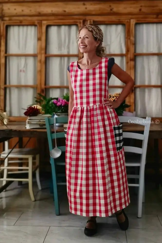 Grembiule patchwork a quadri neri e rossi (Ref. 431) grembiule donna tessuti moderni