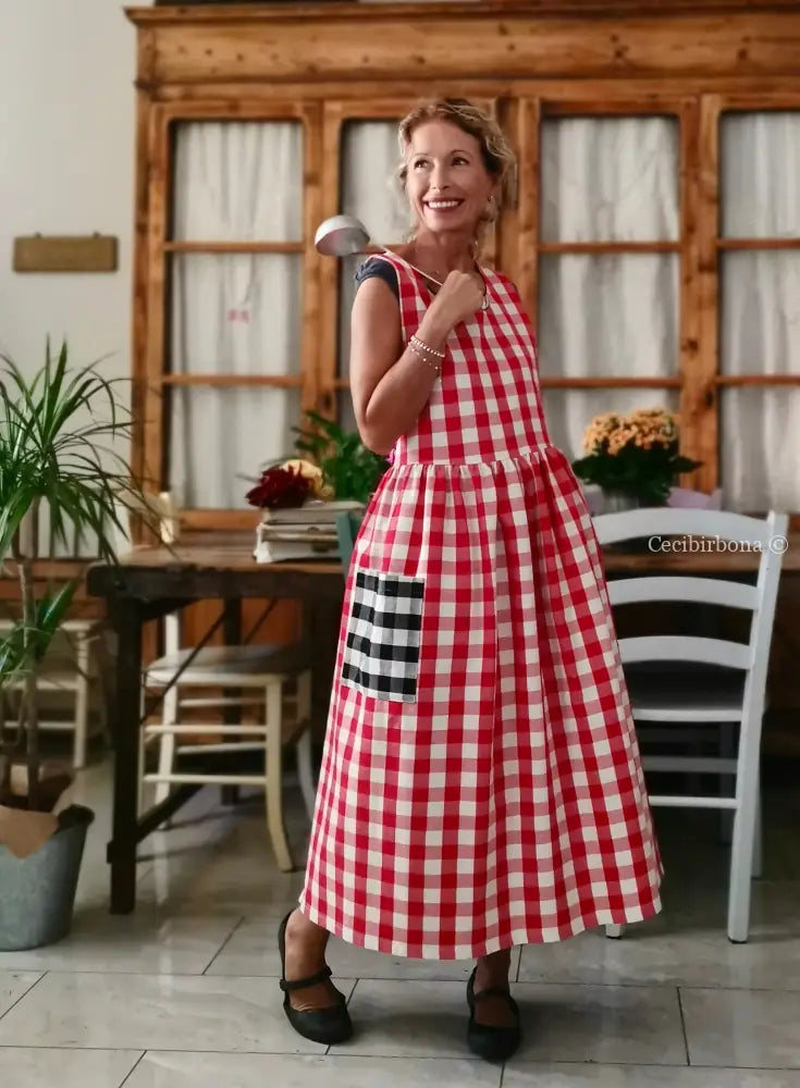 Grembiule patchwork a quadri neri e rossi (Ref. 431) grembiule donna tessuti moderni