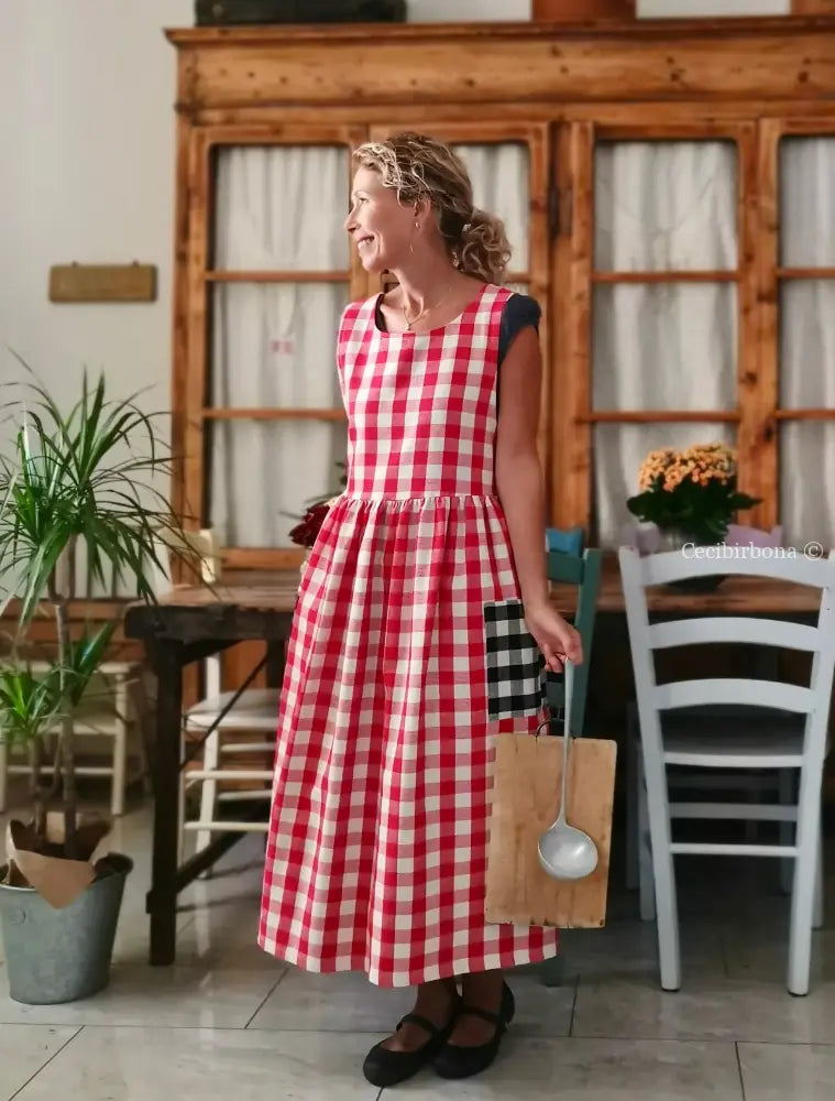 Grembiule patchwork a quadri neri e rossi (Ref. 431) grembiule donna tessuti moderni