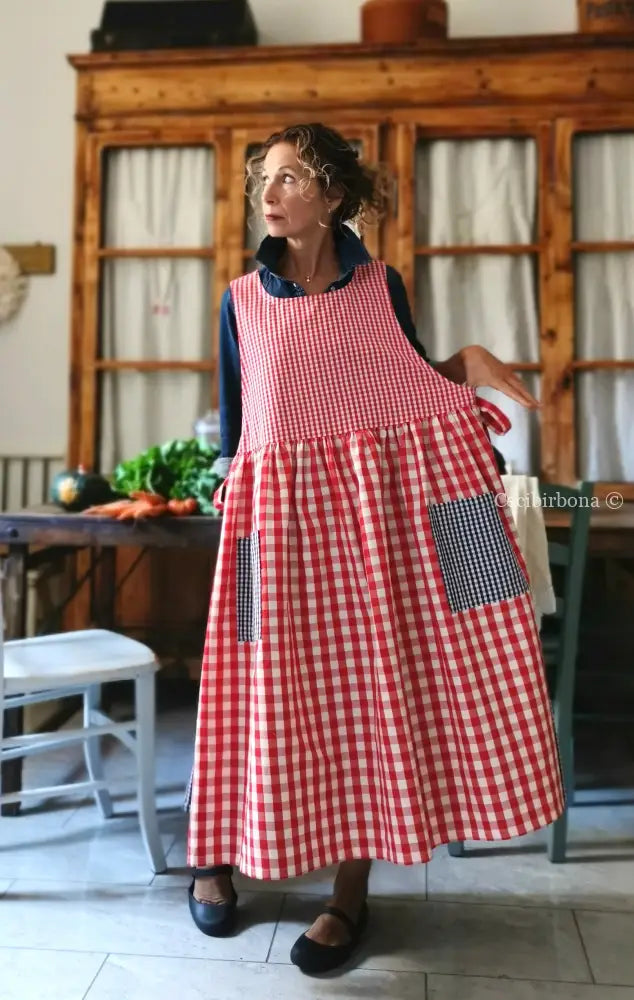 Grembiule patchwork a quadri rossi e blu (Ref. 436) grembiule donna tessuti moderni