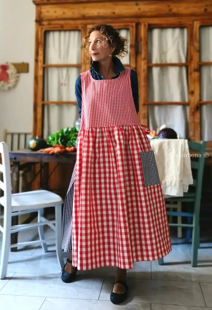 Grembiule patchwork a quadri rossi e blu (Ref. 436) grembiule donna tessuti moderni