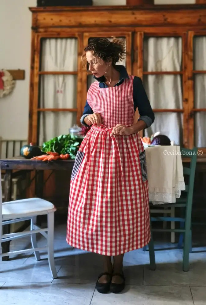 Grembiule patchwork a quadri rossi e blu (Ref. 436) grembiule donna tessuti moderni