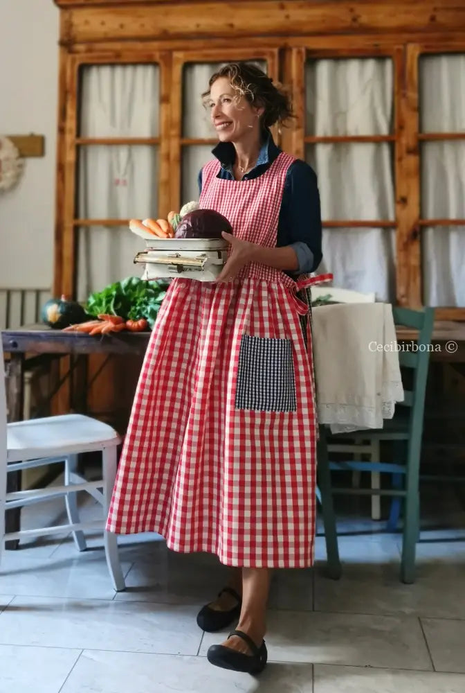 Grembiule patchwork a quadri rossi e blu (Ref. 436) grembiule donna tessuti moderni