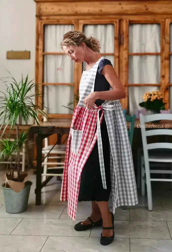 Grembiule patchwork a quadri rossi e grigi (Ref. 429) grembiule donna tessuti moderni