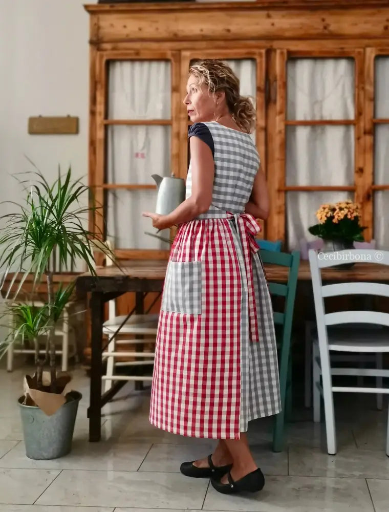 Grembiule patchwork a quadri rossi e grigi (Ref. 429) grembiule donna tessuti moderni