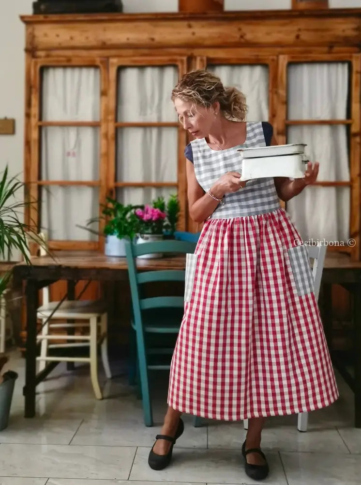 Grembiule patchwork a quadri rossi e grigi (Ref. 429) grembiule donna tessuti moderni